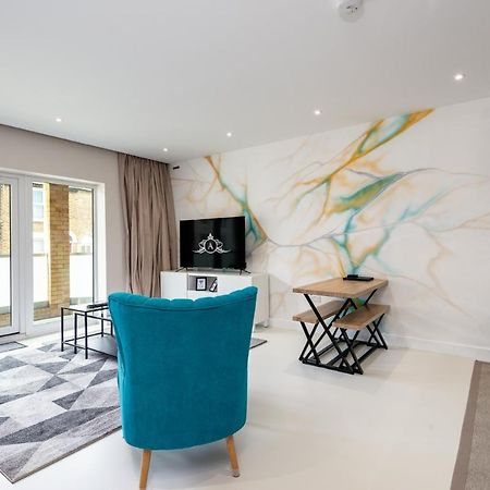 Home From Home - Reliable Long-Term Stay For Working Guests - Apartment 3 Джилингам Екстериор снимка